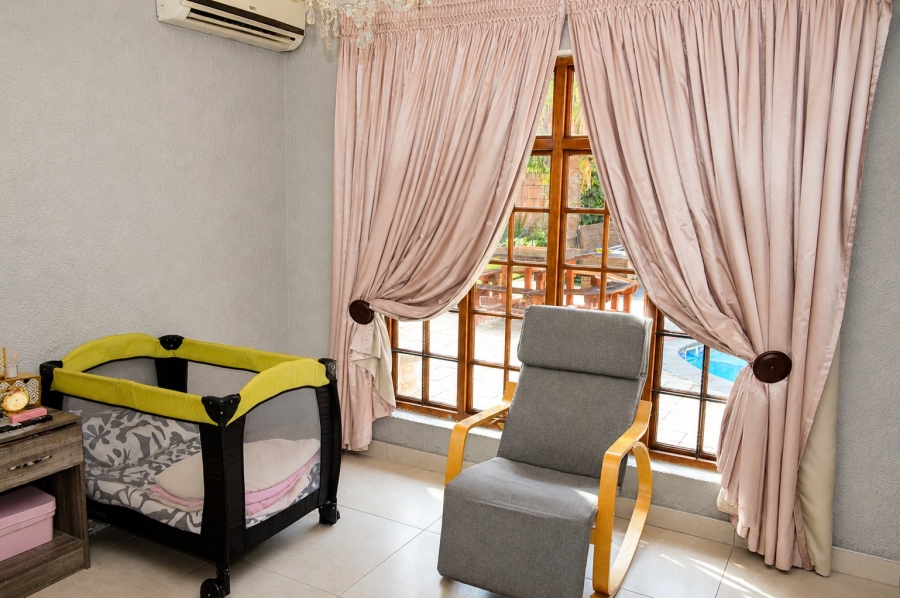 5 Bedroom Property for Sale in Wilkoppies North West